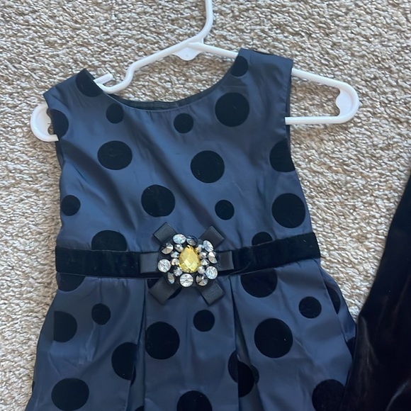 4T holiday dresses 🎄 - Picture 2 of 9